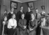 Familjeporträtt. (1922 ?)