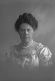 Fru Athén