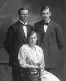 Syskonen John och Fabian Eriksson, Karskär 8, Bomhus