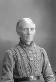 Anna Olsson, Byn, Hedesunda