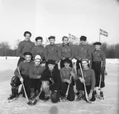 Bandy juniorerna, HUGE, SKUTSKÄR och SBK SANDVIKEN på
Strömvallen 1942.