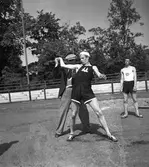 Friidrottare Gösta (Gösse) Holmér.

Han fullständiga namn: Gustaf Rickard Mikael Holmér son till Hans Holmér.

Svensk friidrottare som tävlade för Uppsala Studenters IF.
Holmér specialiserade sig på tiokamp och häcklöpning och tävlade även framgångsrikt i femkamp. 1912 deltog han i OS sommarspelen i
Stockholm och tog brons i tiokamp, men blev utslagen i femkamp efter fyra grenar. 1920 var han åter med i OS då slutade han fyra i tiokamp. Holmér har skrivit flera böcker om träning och är svensk friidrotts stora grabb nummer 19.
Holmér föddes 23 september 1891 i Djurdala, Kalmars län,
Dog 22 april 1983.