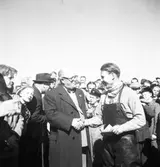 Motortävling på näringen i Gävle.

26/6 1946