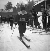 Skolungdomens fettisdagens tävlingar på skidor. 1946