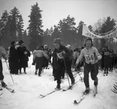 Skolungdomens fettisdagens tävlingar på skidor. 1946