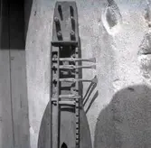 Halsens framsida på en gammal nyckelharpa.