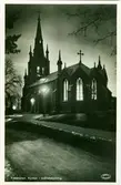 Trollhättan kyrkan i kvällsbelysning