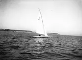 Segelbåt.