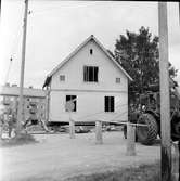 Arbrå,
Flyttning av Knut Arvidssons hus,
Oktober 1968