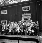 Arbrå,
Fornhemmet,
Stockholmare på besök,
September 1971