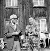 Träslottet,
Prof Carl Malmsten med fru på besök,
1 Augusti 1966