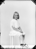 Barnporträtt - en flicka, Östhammar, Uppland