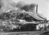 Habo Laggkärlsfabrik. Habos hittills största brand ägde rum den 20 april 1943 och redan under oktober månad så var delar av produktionen igång i den nya fabriken.