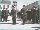 Sjömän uppställda