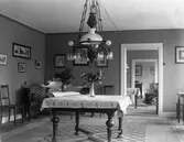 Interiör med rum i fil.