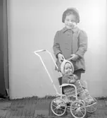 Flickan, Birgitta, Petter (Åslin), april 1939