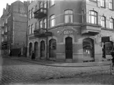 Utetagning vy 1920. Svenska lantmännes bank. Korsningen Algatan- Österbrogatan.