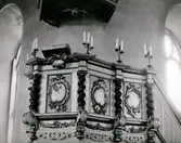 Predikstolen i Persnäs kyrka.