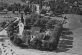 Flygfoto över Vetlanda kyrka i Jönköpings län. Nr D 2245.