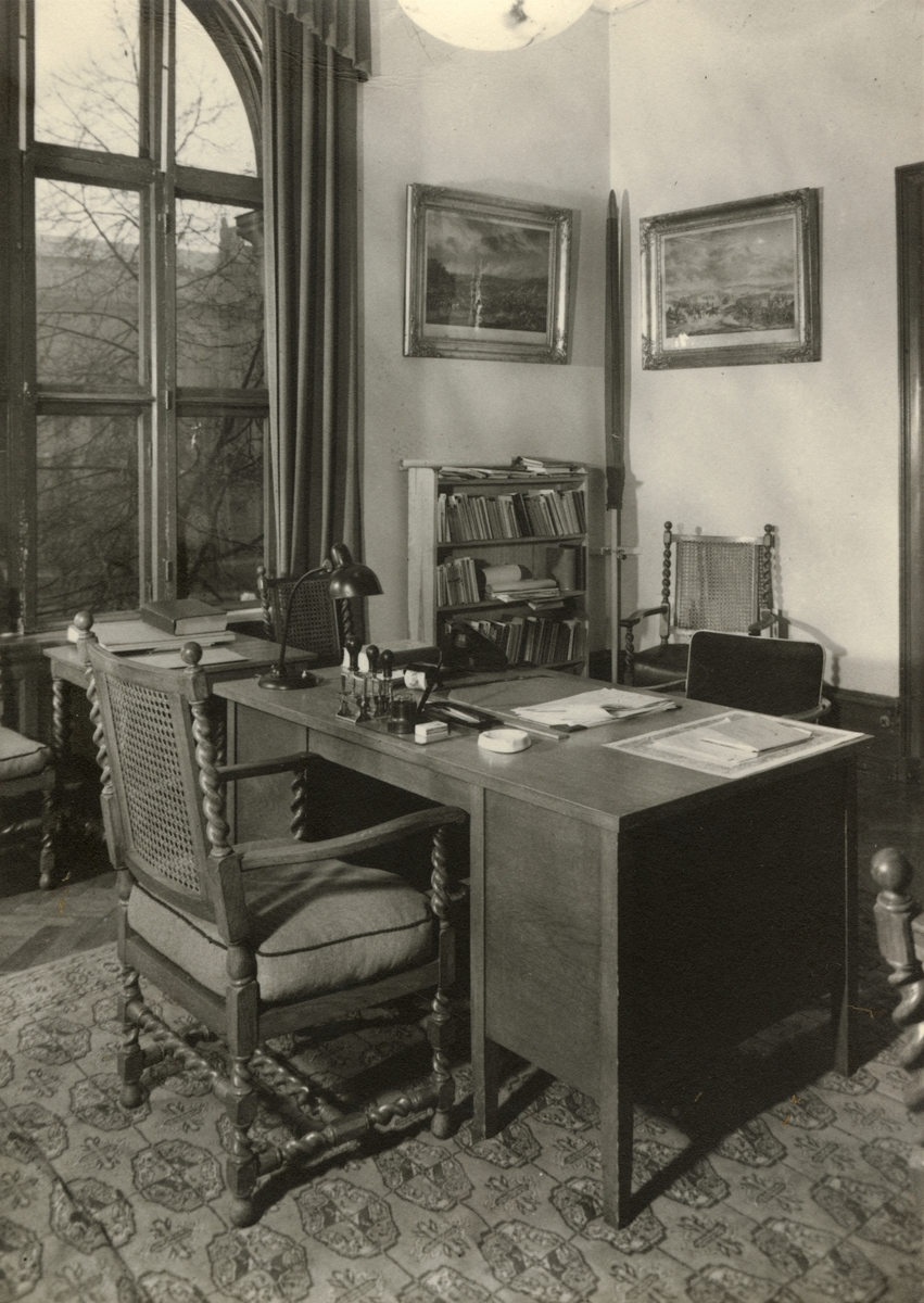 Lennart af Petersens, Regementschefens skrivbord, Svea artilleriregemente A 1, våren 1947.