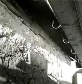 Dörby kyrka. Södra väggen. Taklist, trä, med tandsnitt.