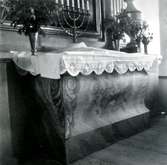 Altarbordet i Döderhults kyrka.