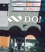 Ingång till varuhuset från Drottninggatan