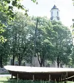 Båt som ligger vid Hedesunda kyrka