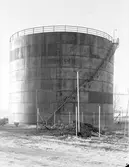 Ny oljecistern i Fredriksskans oljehamn. Den 17 december 1954
Levererad av ASJ - Parca