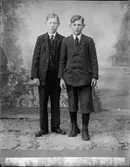 Två pojkar, Östhammar, Uppland