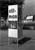Hantverksutställningen 1947 i Kalmar. Monter för KF, Stillman Snickarbyxor.