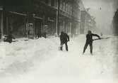 Snöstormen 1 mars 1931. Hörnet Södra Långgatan-Kaggensgatan.