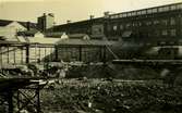 Exteriörbild. Hushållsporslinsfabrikens ugnshall från 1935 tillbyggs.