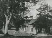 Torpet Lugnet byggdes 1852 under Samuel Godenius ägartid för skogs- och lantarbetare.