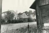 Kedjehusen på Thun-Ollevägen byggdes på 1950-talet.