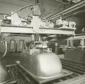 Interiör, Gustavsbergs Badkarsfabrik. Automatisk badkarspress.