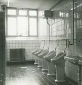 Interiör. Urinoarer/tvättrum, Hushållsporslinsfabriken.