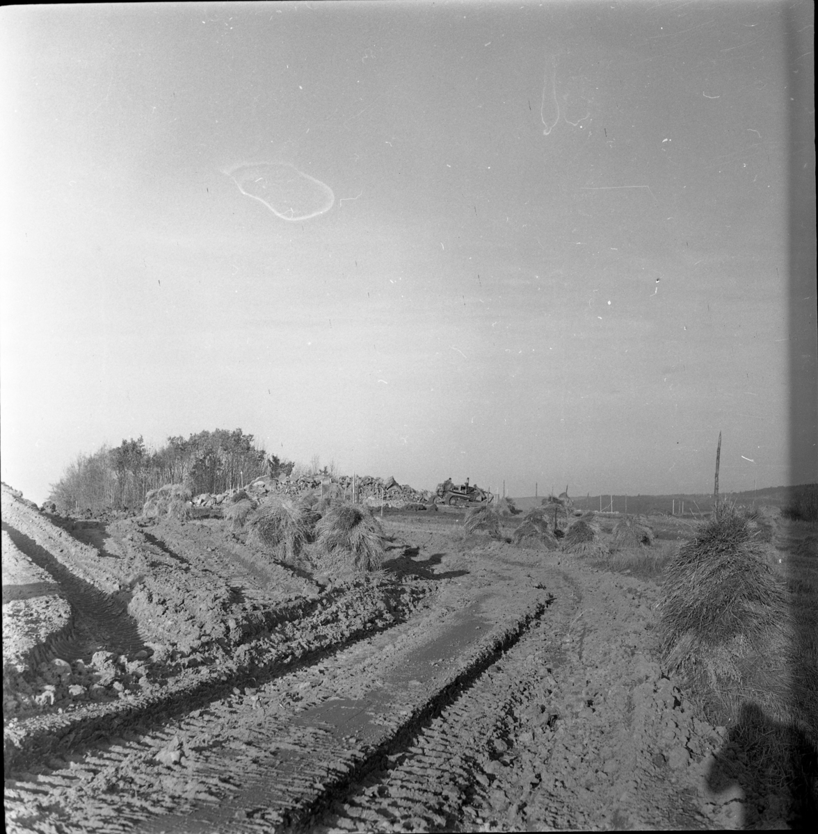 Percy Heldebrandt, Traces of road machinery in connection with the motorway construction at Gränna/Röttle, stage II.
