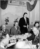 Elektrifieringsinvigning av banan Borås-Strömstad. Här håller Generaldirektör Erik Upmark tal under avslutningsmiddag på resturang Skagerack i Strömstad.