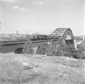 Statens Järnvägar, SJ T2 77 med  Stockholm - Nynäs Järnväg, SNJ tåg 3420.