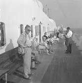 M/S Trelleborg, resande i vilstolar på soldäck