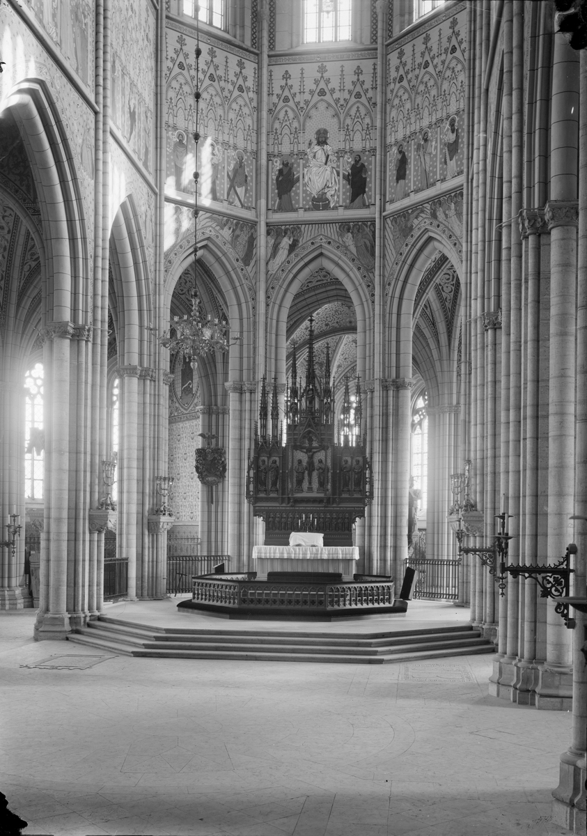 Henri Osti's Fotografiateliér, Vy mot altaret efter restaureringen, Uppsala domkyrka, Uppsala 1911