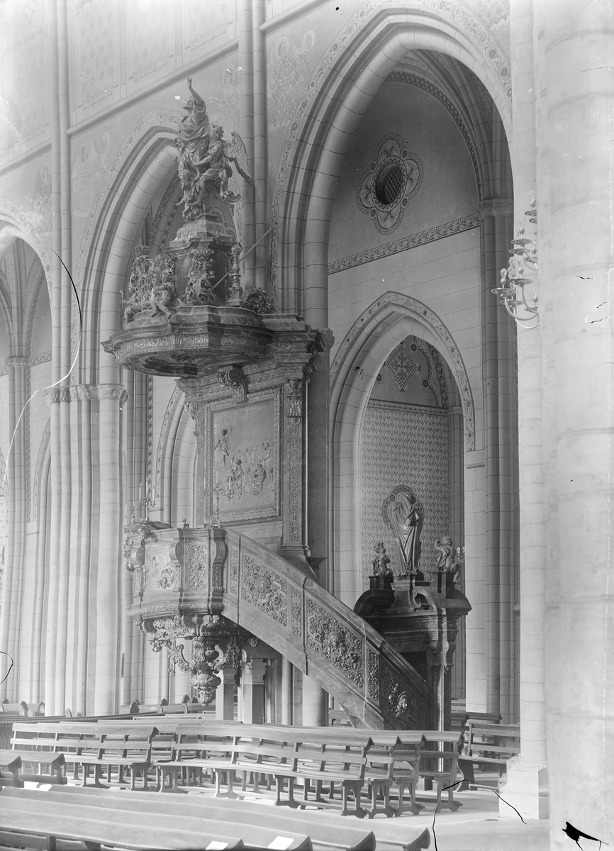Henri Osti's Fotografiateliér, Predikstolen efter restaureringen, Uppsala domkyrka, Uppsala 1911