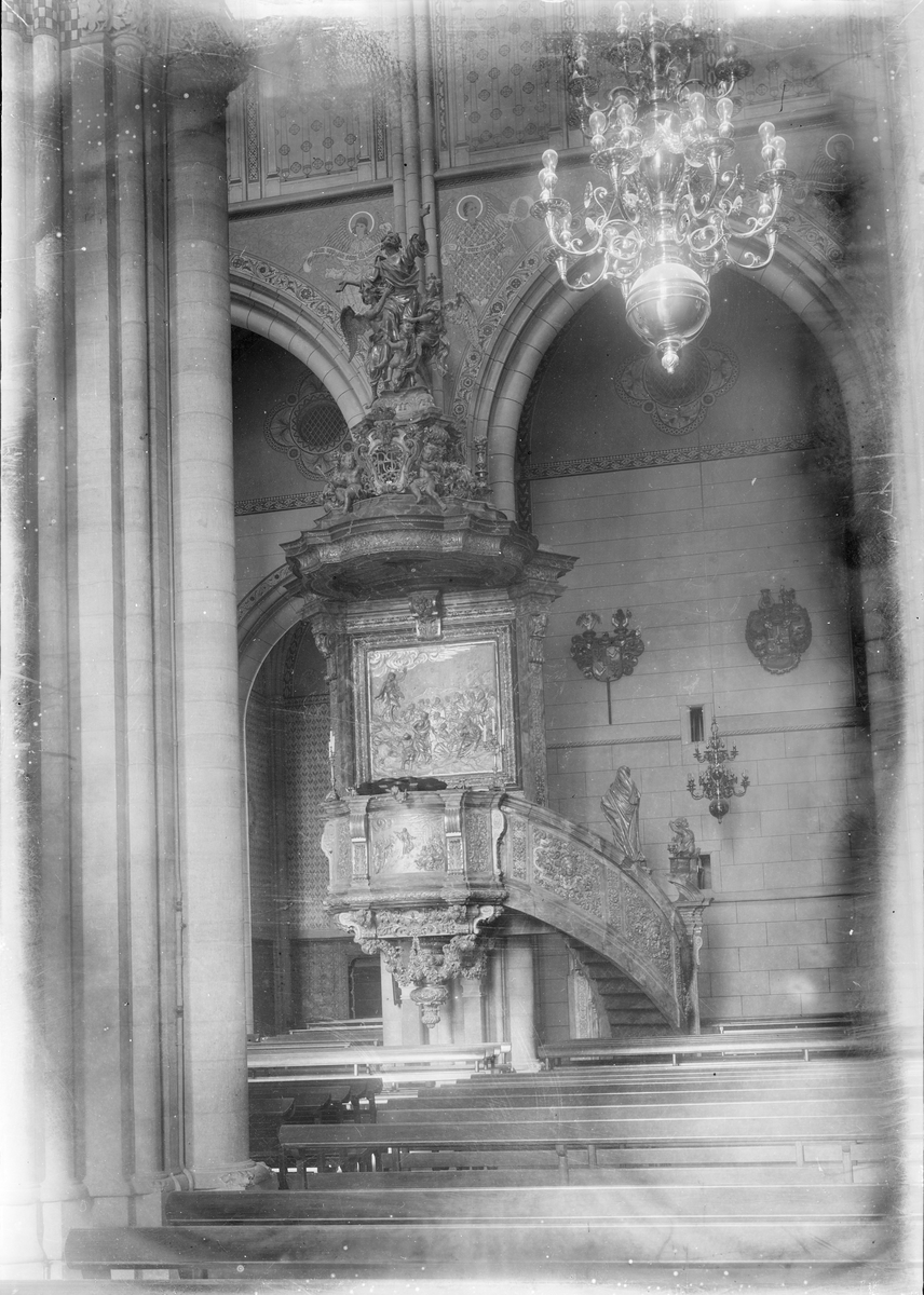 Henri Osti's Fotografiateliér, Predikstolen efter restaureringen, Uppsala domkyrka, Uppsala 1910