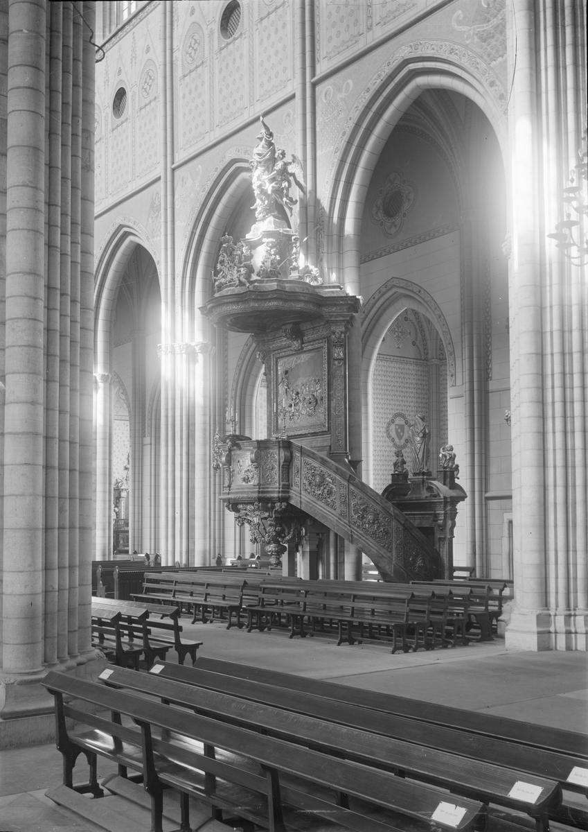 Henri Osti's Fotografiateliér, Predikstolen efter restaureringen, Uppsala domkyrka, Uppsala 1913