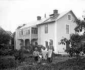 Bengtssons, fru och barn i Borgholm.