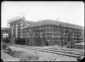 Byggnation av lokverkstaden vid Statens Järnvägars Järnvägsverkstäder i Kirseberg, Malmö.
