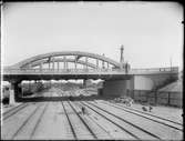 Byggnation av viadukten över Malmö bangård. Kreuger & Toll-bron.