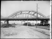 Byggnation av viadukten över Malmö bangård. Kreuger & Toll-bron.