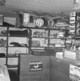 Interiör från handelsboden i Hånger, Värnamo, flyttad till hembygdsparken i Nässjö.